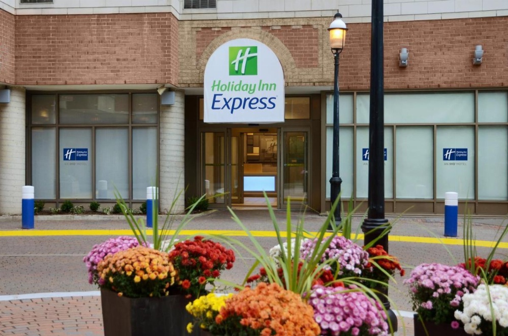 Holiday Inn Express Toronto Downtown Image 13